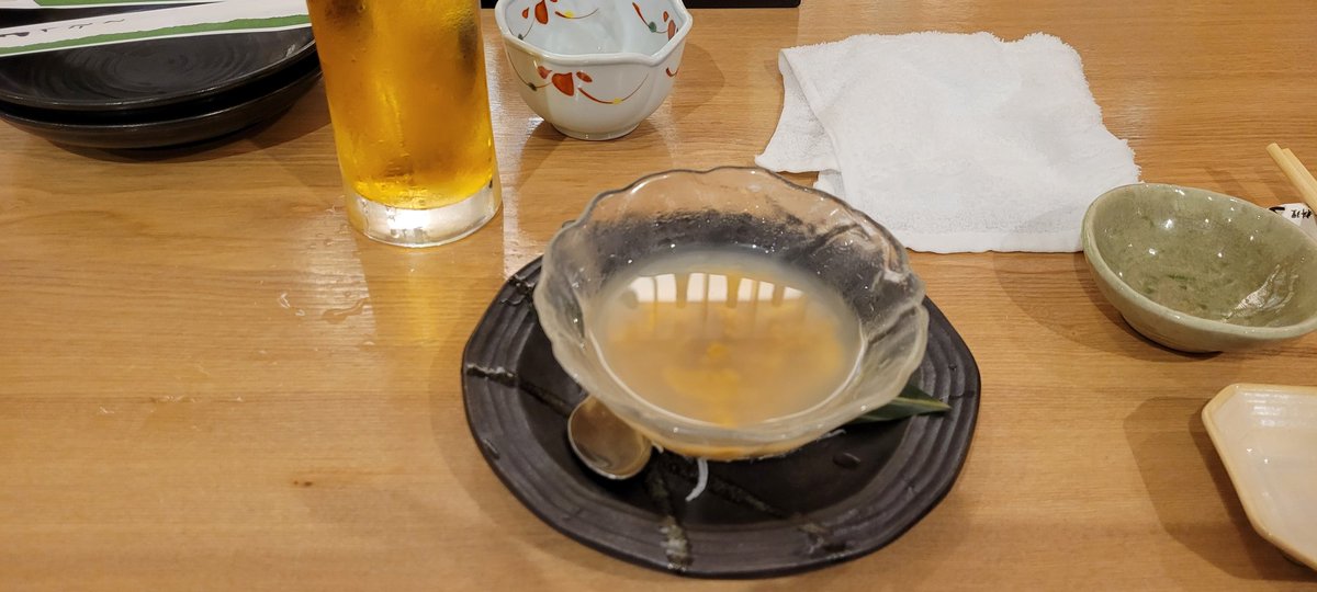 aznboythunder's tweet photo. Hakodate - Ikasei Daimonten

Assorted sashimi and uni in Salt water https://t.co/PuczLip4Fu