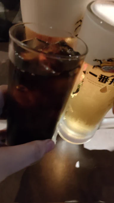 飲めないのでコーラで我慢!!