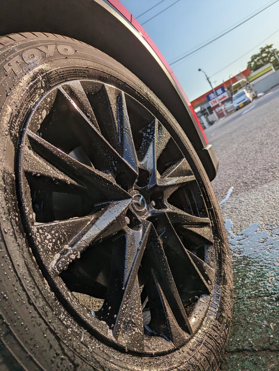 siglz8's tweet photo. 長距離ドライブ前に洗車じゃ https://t.co/og9GwtJV1B