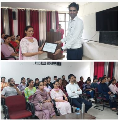 UniversityJammu's tweet photo. Dept. of Commerce, JU commenced its maiden lecture under the Industry-Academia Linkage Lecture Series on the theme “Industrialization in the UT of J&amp;K", which aimed to foster an understanding of the potential for economic growth &amp; development in the J&amp;K region.
@OfficeOfLGJandK https://t.co/MOhmvVQcuj