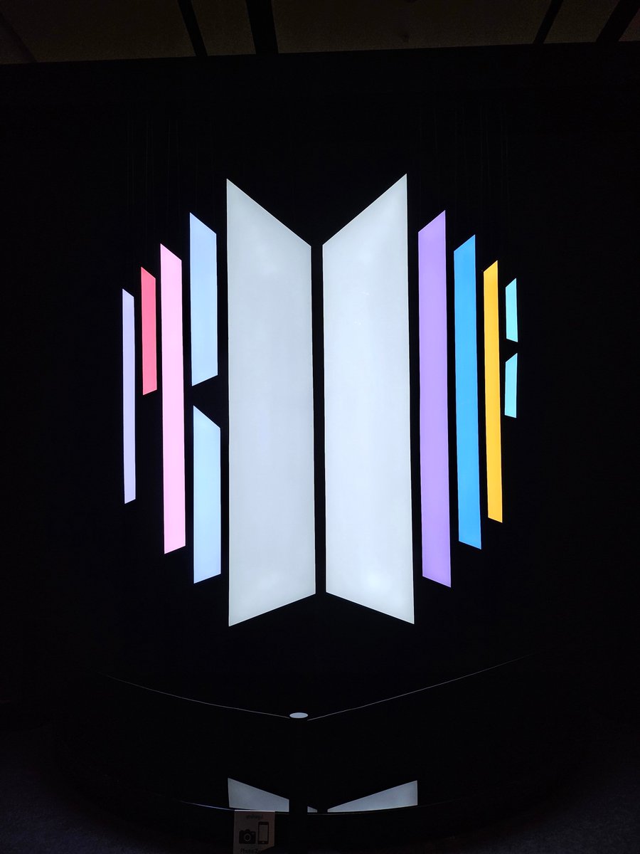 imnowafan's tweet photo. Purposely extending my layover so I can drop by the #BTS #BTS_Proof exhibit at BKK. 

Can't believe it's been a year since Proof 😭 seeing the photos and videos at the exhibit truly was a great way to reminisce all the memories of the past. 💜 https://t.co/Gi36kAtuQH