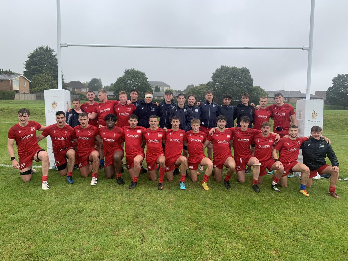 TeamLeota's tweet photo. Class week of rugby with the @SaleSharksAcad U17s and U18s. Lads give their all team mates, family and the club. Great ambassadors for the North west👏🏾👏🏾 https://t.co/f1Cw8VAseo
