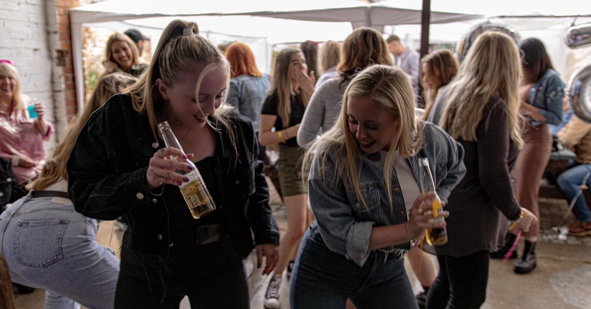 ByKateRose's tweet photo. It’s Our 11th Blog Anniversary Today! Cheers to that 🍻 #twins #blog #dancingpartner #weekend #anniversary https://t.co/1BsXzgLQaa