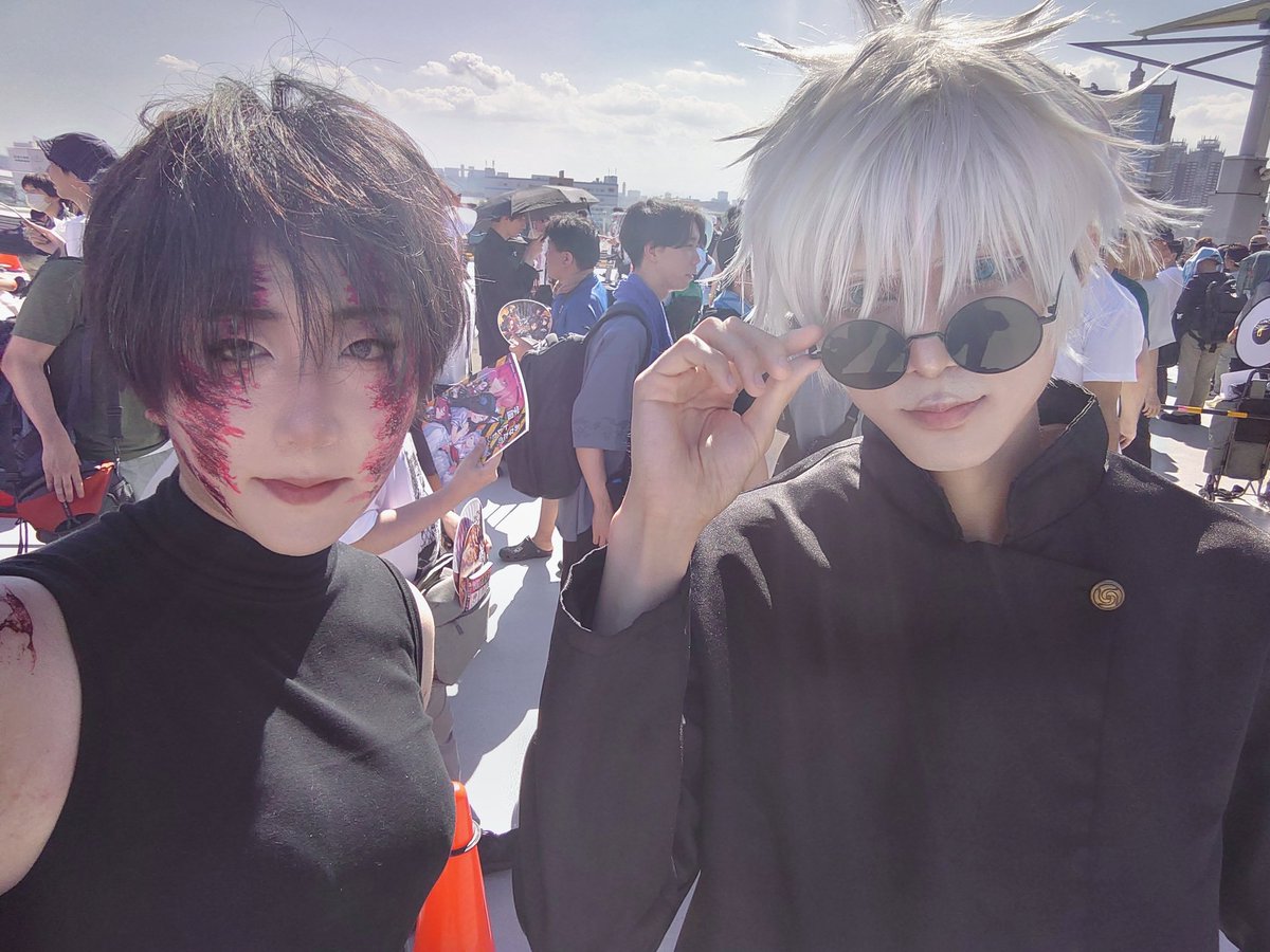 CalpisFowl's tweet photo. Rさんの五条先生めちゃくちゃカッコいいでした✨ありがとうございます！
#五条悟
#禪院真希
＃呪術廻戦
＃コミケ
#コミケ102 
#コスプレ https://t.co/4bYfN6935r