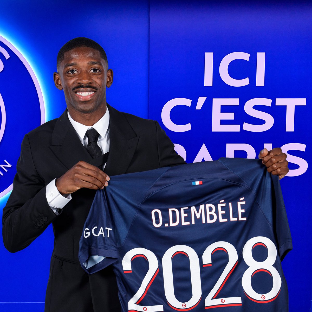 CanalSupporters's tweet photo. 🚨🚨 OFFICIEL : Ousmane Dembélé s’est engagé avec le PSG jusqu’en 2028 ✍️❤️💙 https://t.co/T4opABnYvz