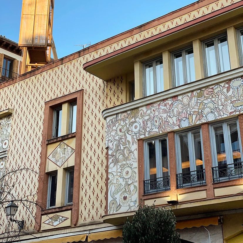 Detalles hermosos✨
En nuestra página web (cafepavon.es) tenemos una sección donde hablamos de la historia arquitectónica de nuestro edificio 🥰 Just Saying!