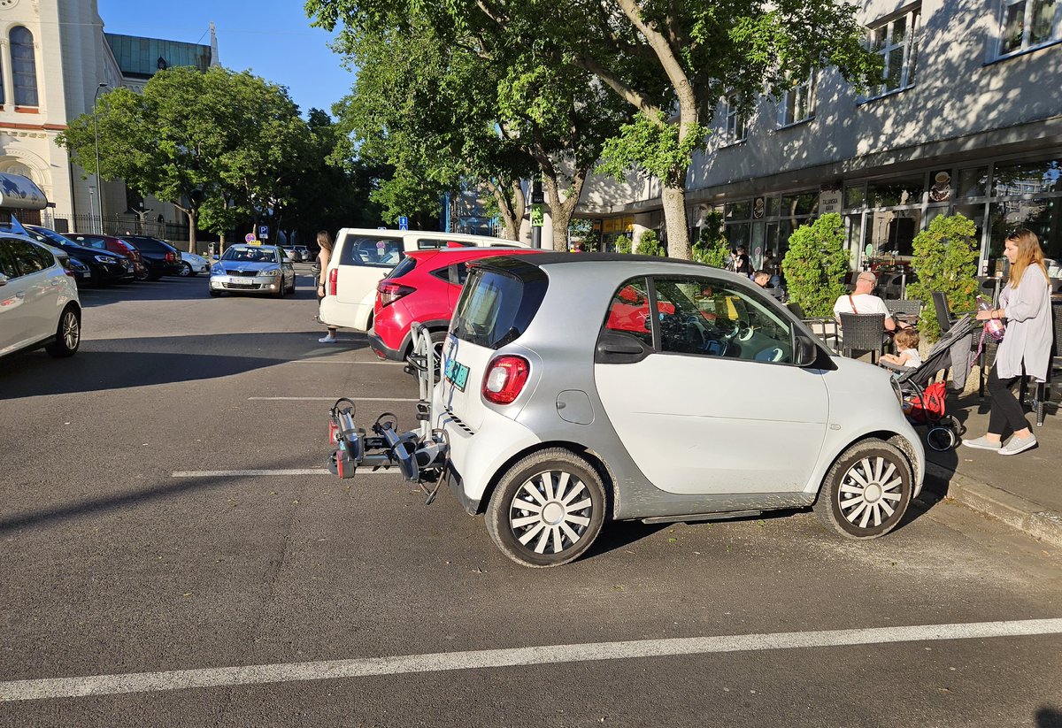 MichalLukac147's tweet image. I just love the combo of 100km range EV with bike carrier on back. Couldn't stop smiling for few minutes after seeing it 💚