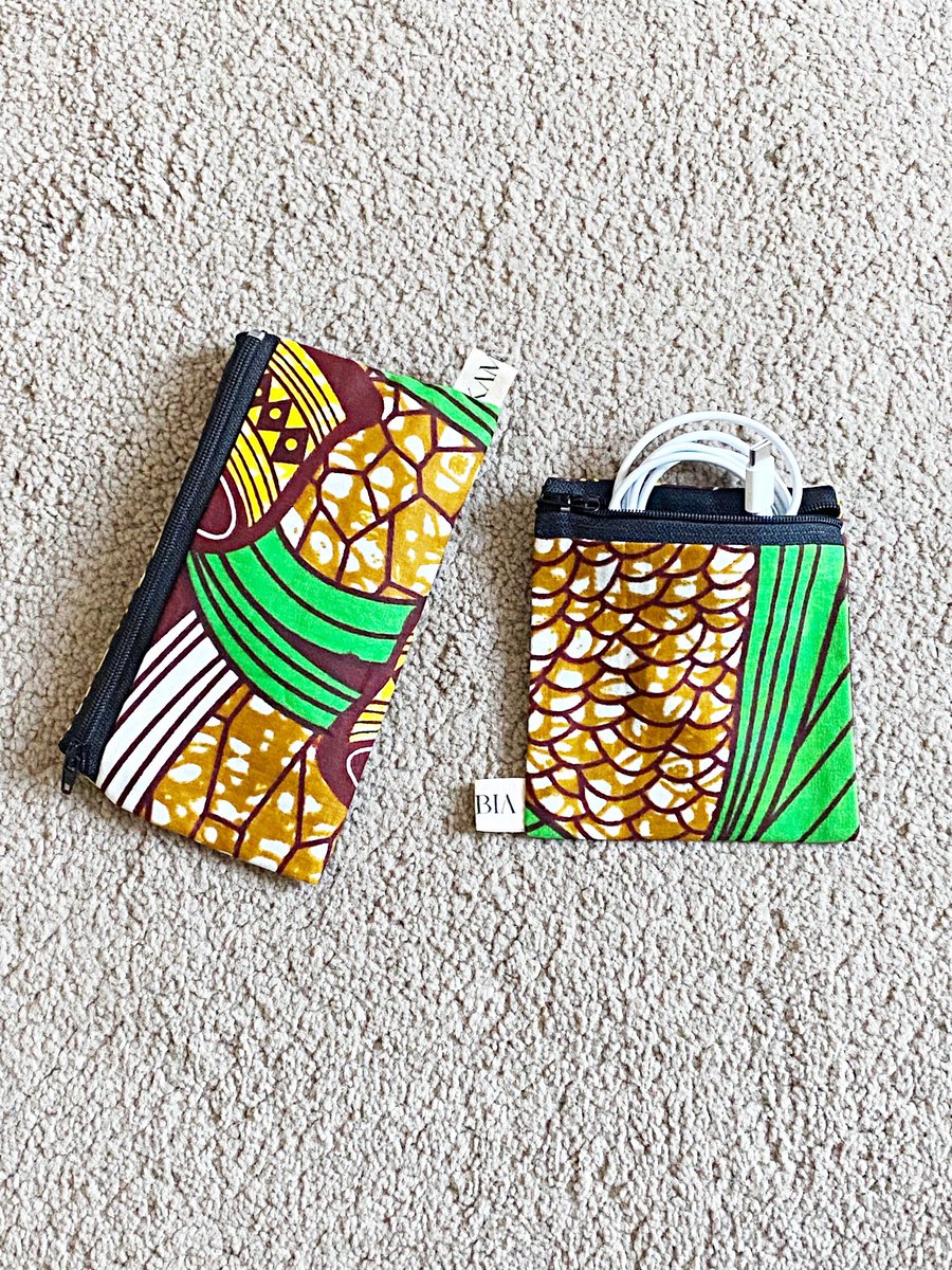 Small zip pouches are handy for keeping your small accessories etsy.com/shop/kambiagif… #UKGiftHour #UKGiftAM #OnlineCraft #CraftBizParty