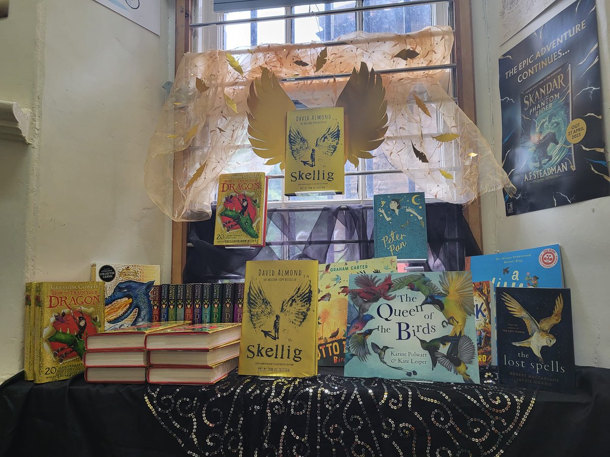 Furtherfrom's tweet photo. It's SO wet out there! If you've got that 'end of the school holiday' feeling fret not: we're here and we have books! And we're indoors! And if you're heading to Party at the Palace today: take waterproofs?! And have a blast! #ChooseBookshops #PATP #Linlithgow https://t.co/gZG9e2Lg17