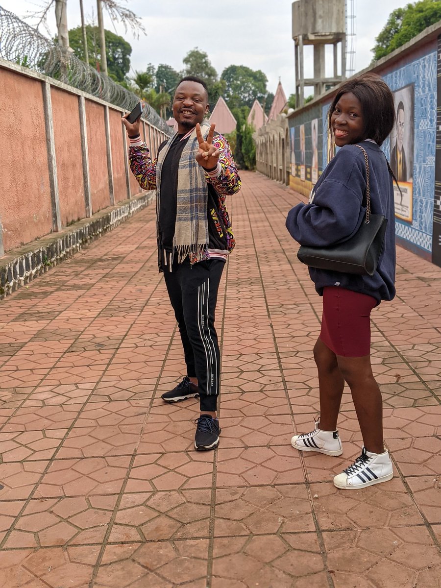 visartculture's tweet photo. Dschang Blog c'est l'histoire de jeune passionné qui décide d'aller de ville en ville prêcher l'évangile du blogging. Aujourd'hui nous sommes à Bayangam.
#DschangBlog2023
#KimboCare
#Dimsoft
#2KAgency
#Wutsi
#Defyhatenow https://t.co/nxmMqh8VVn