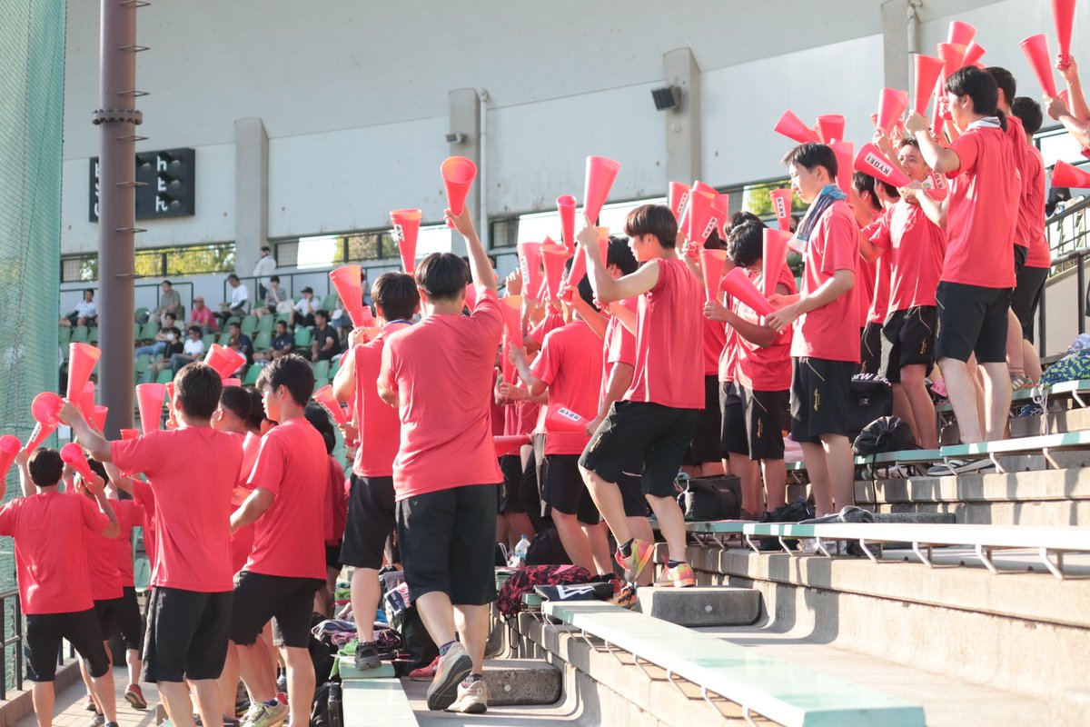 89ng_'s tweet photo. 共栄大 エンドレス

都市対抗野球のYAMAHAさん決勝の応援で話題になった黒シャツ軍団、
本日は自軍の赤色のTシャツを着て、
YAMAHAさんのエンドレスの力を借りた応援ꉂꉂ📣

楽しすぎた〜！！！

#共栄大 #YAMAHA #エンドレス https://t.co/mRNKRyepr6