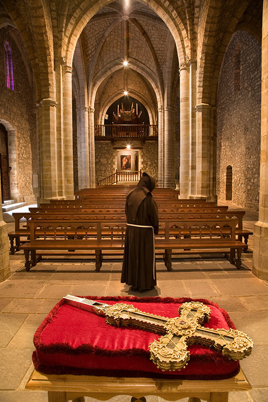 IberianSpirit's tweet photo. Monasterio de Santo Toribio de Liébana, Cantabria, que alberga la Lignum Crucis, el trozo más grande de la Cruz de Cristo. https://t.co/N95GPsZjsE