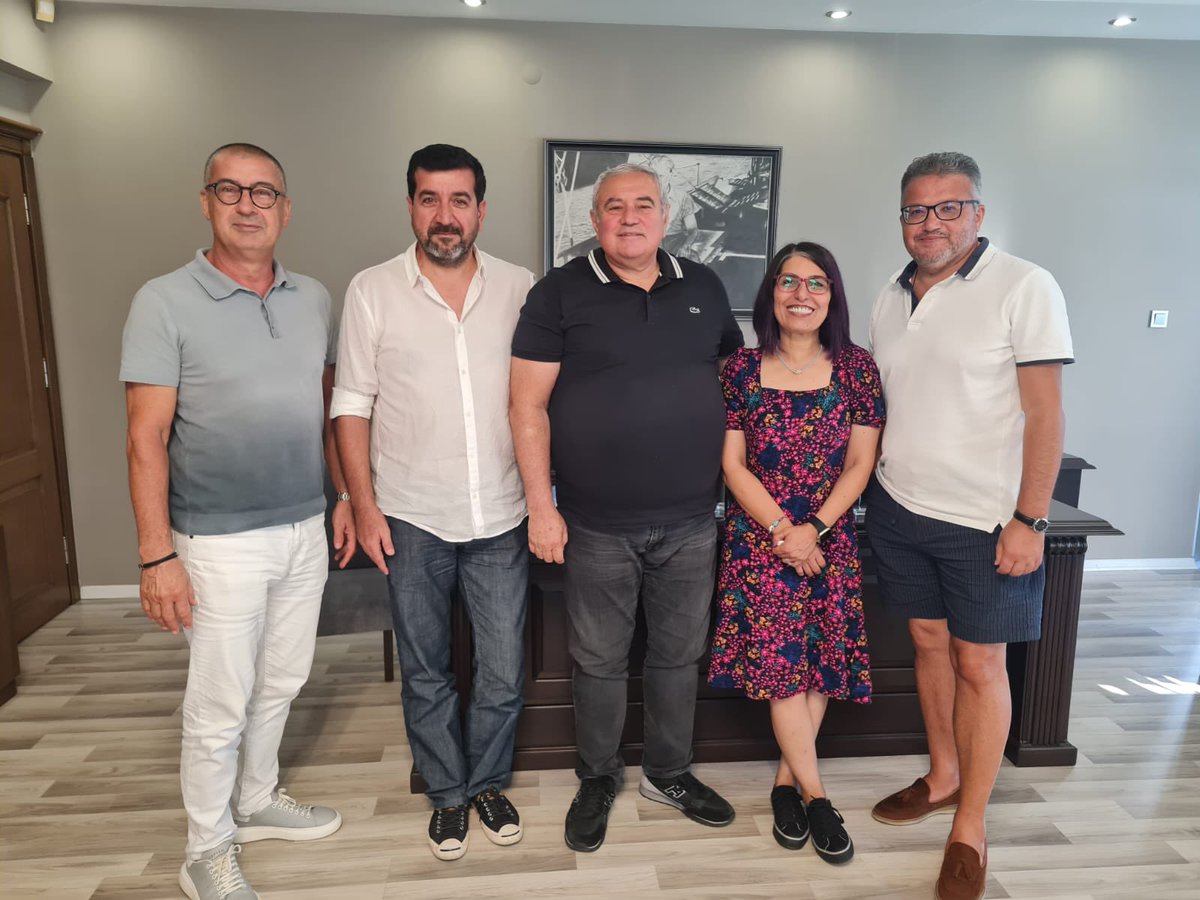 Başkanım <a href="/DavutCetin/">Davut Çetin</a> ve dostlarla güzel bir günden geriye kalan <a href="/OrhanCakmur/">Orhan Çakmur</a> <a href="/svmkayahan/">Sevim Kayahan</a> <a href="/AyanogluMustafa/">Mustafa Ayanoglu</a>