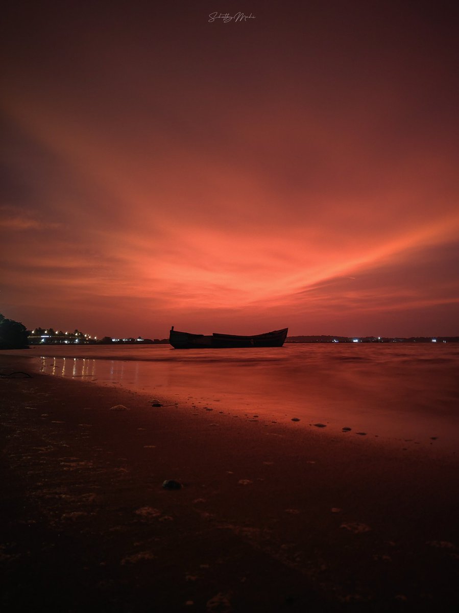 ft_m4hi's tweet photo. Long exposure shot on poco f1
f/1.9 shutter speed:4sec iso:100
#Nature #shotsbymahi #serene https://t.co/fld7mttIvL