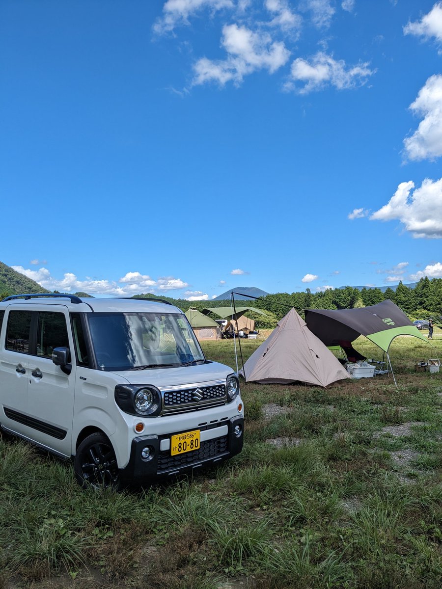 yasu8432's tweet photo. 連休スタートは、ふもとっぱらから
台風来る前の2 泊。
天気上々
お約束の宮本商店でマグロいただきました✨ https://t.co/l1NgnWLlKK