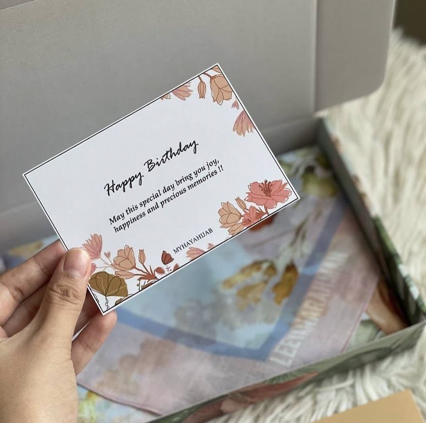 MyhayahijabBox's tweet photo. @pedoqpop Tumpang rezeki ✨ Hi saya ada jual giftbox tudung for those yang taktahu nak bagi apa sempena raya or birthday orang tersayang sebagai tanda penghargaan giftbox ni sangat sesuai nak bagi harga super murah &amp; FREE POSTAGE‼️ https://t.co/Wa86xxHYCN