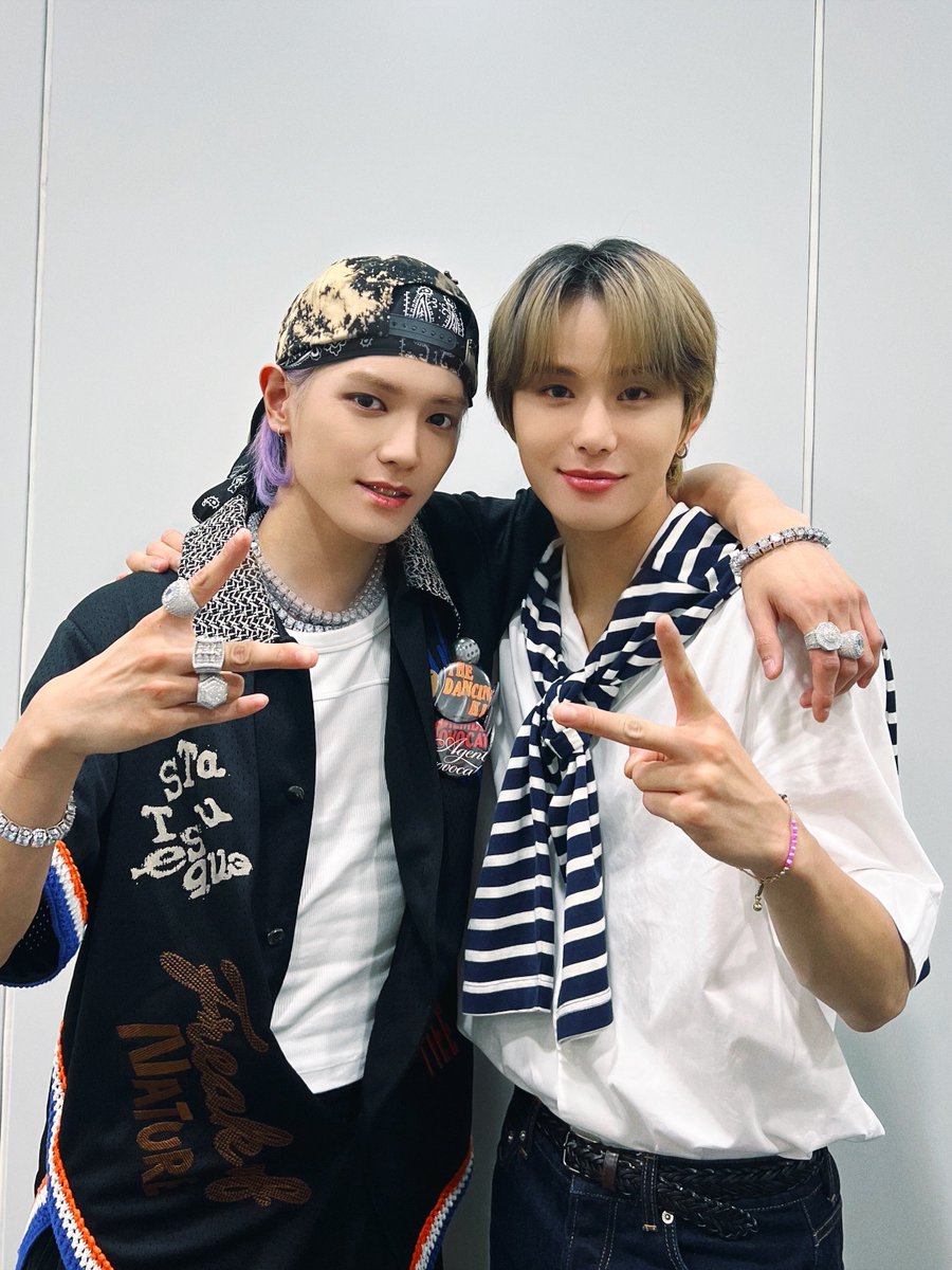 NCTsmtown's tweet photo. 🌊💕🌹🐶💕🌊

#TAEYONG #태용 #JUNGWOO #정우
#SHALALA #샤랄라 #NCT #NCT127 #TAEYONG_SHALALA #음악중심 https://t.co/y0To6O1kfj
