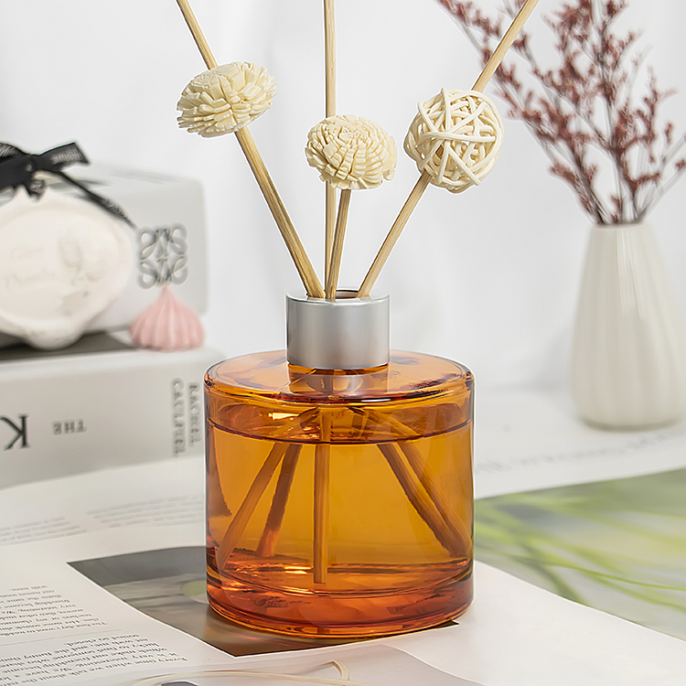 LEO57873094's tweet photo. We provide customize service， any shapes, colors, logos.
#manufacturer #customized #glassbottle #fragrance #container #processing #luxury #colors #wine #logos
#glasswear #aroma #aromatherapy #scentsy #perfume #fragrance #china #packaging #glasscontainer #nailpolish #cosmetic https://t.co/VzayY0rCdg