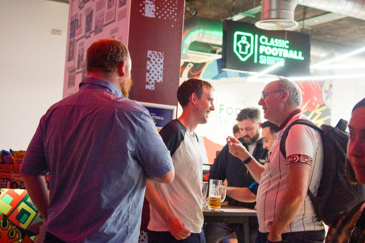 AlexDIreland's tweet photo. A huge thank you to everyone who attended the #PrettyPoly launch last night @cfsldn.
It was wonderful to see so many kit fans have an opportunity to talk about their passion in person ❤️
We need more community events!
📸 - @knockemdownes https://t.co/u7bPZVAROX
