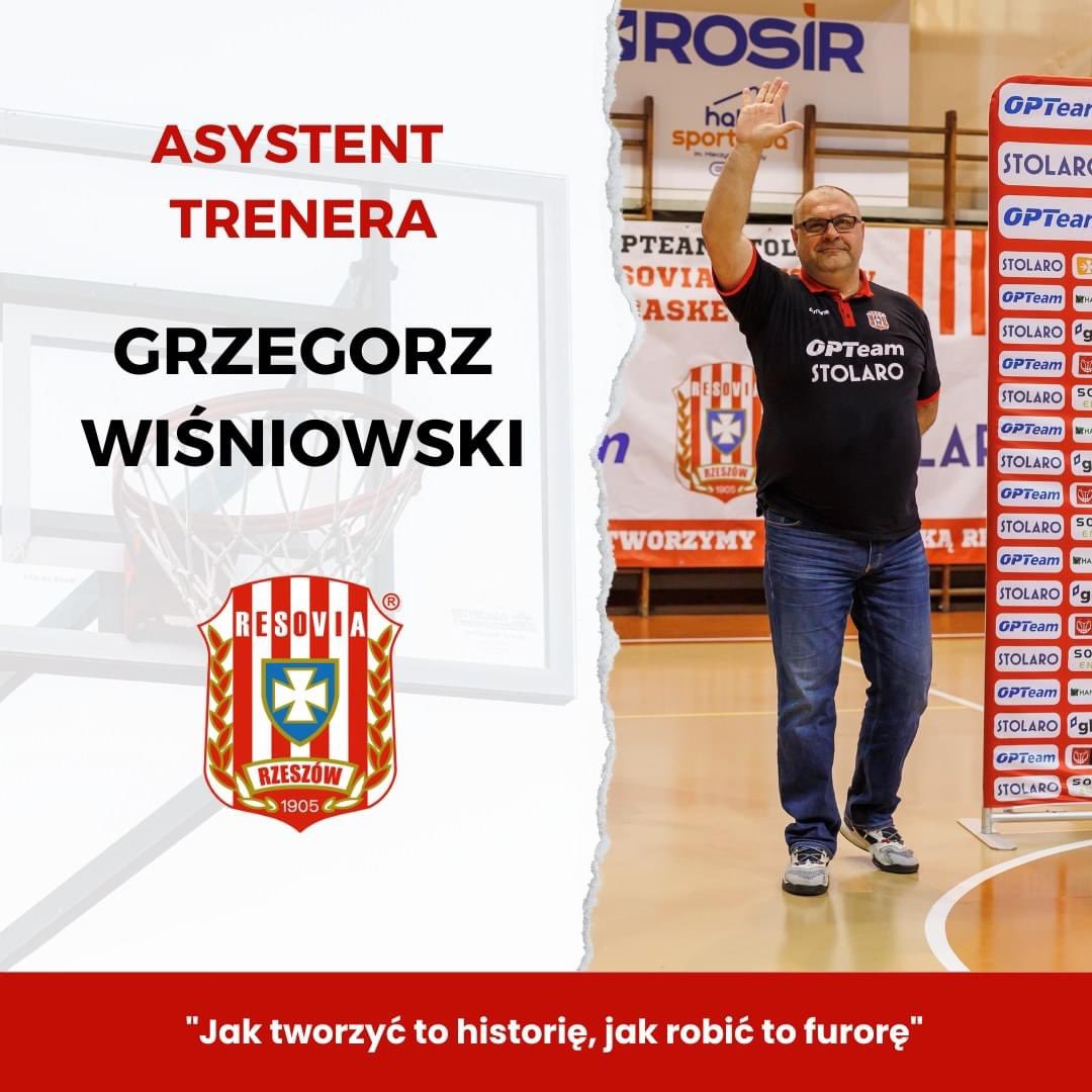 ResoviaKosz's tweet photo. 🤝 Grzegorz Wiśniowski pozostaje asystentem trenera Łukasza Lewkowicza w nadchodzącym sezonie 🏀 Resoviackiego Charakteru napewno nie zabraknie ⚪️🔴💪 #asystent #2LKosz #Koszykowka https://t.co/HymPr39eij