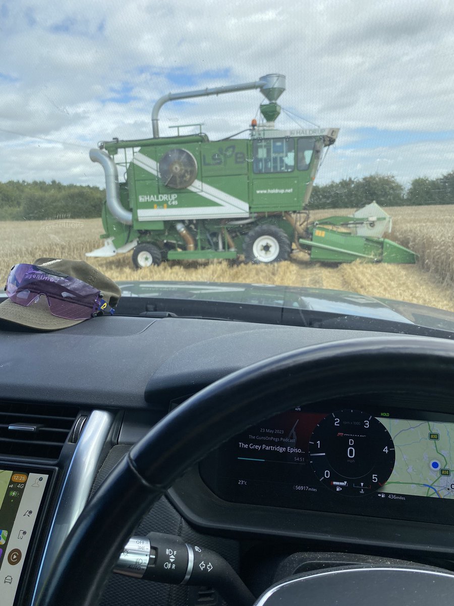 Seedsman1986's tweet photo. #food delivery for the @LSPBLtd team - keeping the wheels of #harvest23 turning! #wheat #combiningexcellence https://t.co/8GnlrqGXq3