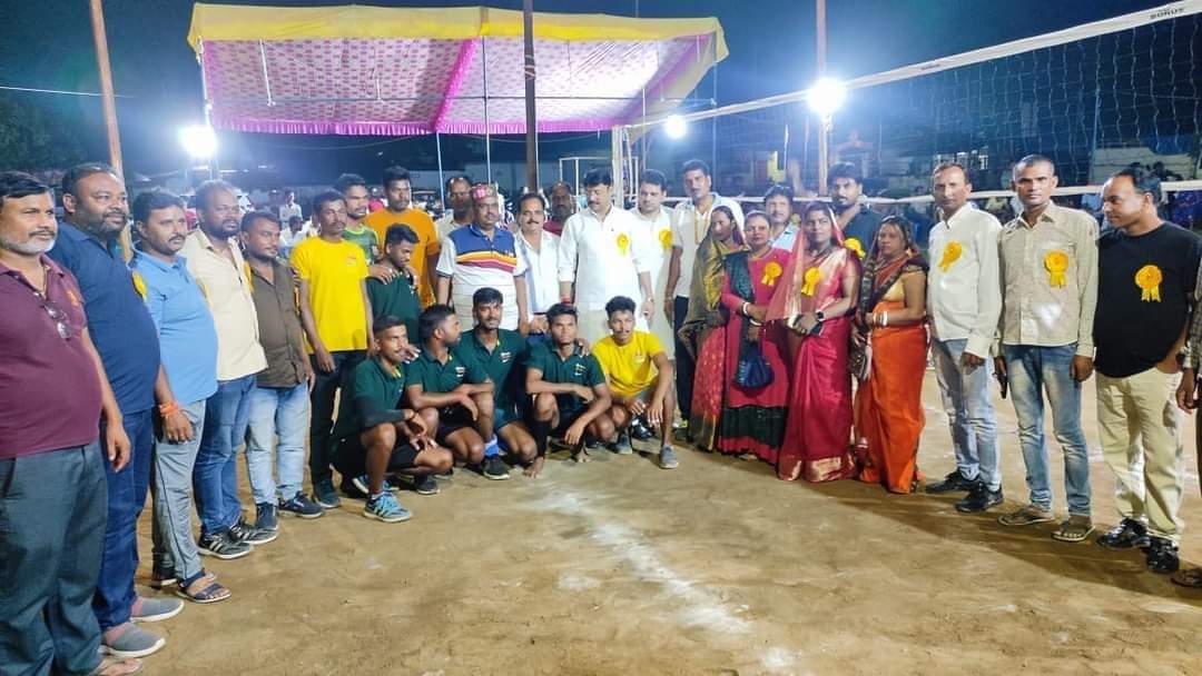परसो विधायक कप बॉलीबाल के फाइनल मैच में राजनगर ...
व विधायक कार्यालय में जन सेवा...
#मेरा_विधानसभा_मेरा_परिवार