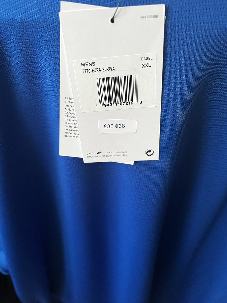 mikemillins's tweet photo. @JDSports thought I got a bargain in sale but how surprised was I this morning to see the original tag left on at a cheaper price than what I paid? Look forward to your explanation. https://t.co/vg1gqm6eTi