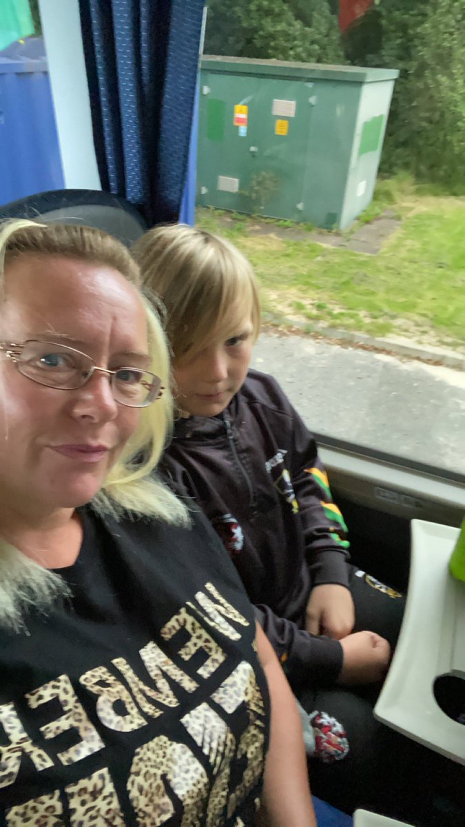 Michell85843118's tweet photo. ROARING ONTO WEMBERLEIGH with my boys @leighjournal @LeighLeopardsRL @leigh https://t.co/N8stMnwFOK