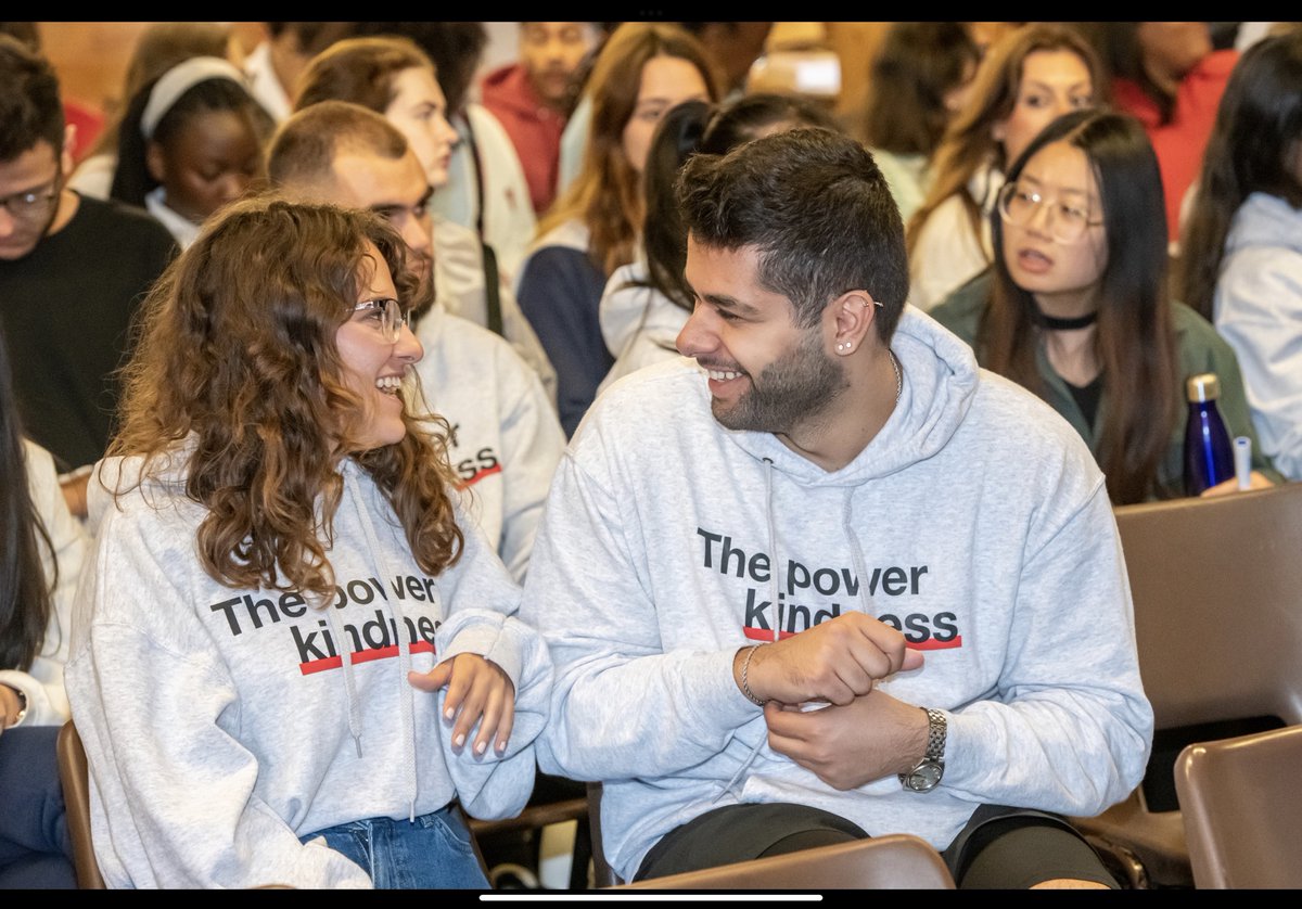 On this #InternationalYouthDay, we would like to celebrate all of the young people that inspire us by taking the lead through social action and volunteering. 

Find out how you can get involved here: bit.ly/YouthOpportuni…

 #KindnessInAction #YouthDay