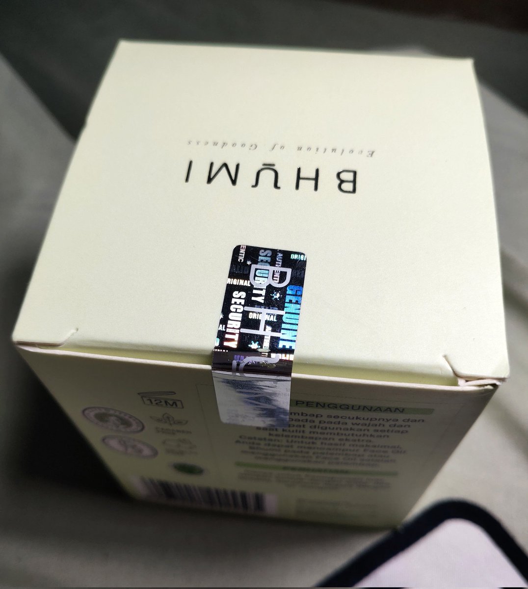 Naitomeow's tweet photo. WTS Preloved Skincare
•Bhumi Ceramide Hydra Lock Moisturizer 45ml
Harga asli: 180k
Harga jual :150k
Masih baru dan segel utuh.
Dijual karena kebanyakan moisturizer. 
#ZonaBU #PrelovedSkincare #Skincare #BhumiSkincare https://t.co/pEFUqQZG1t