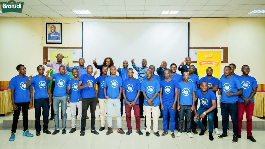 brarudi_sa's tweet photo. 🤗 A la #Brarudi, nous célébrons ce 12 juin, la journée internationale de la jeunesse car nous sommes une entreprise qui est au service des #jeunes burundais à travers nos différents programmes avec @Heineken
#YouthDay
#GrowingWithCommunities #youthempowerment
#Burundi https://t.co/iPCukApdSE