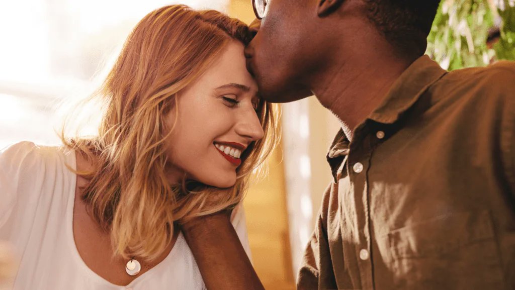 Mrs_Katielouise's tweet image. 🎭 Tip #4: Breaks the Routine 🌀! Shake up your normal routine with something exciting and new. #BreakTheRoutine #DateNight mtr.cool/omjxnvoayx