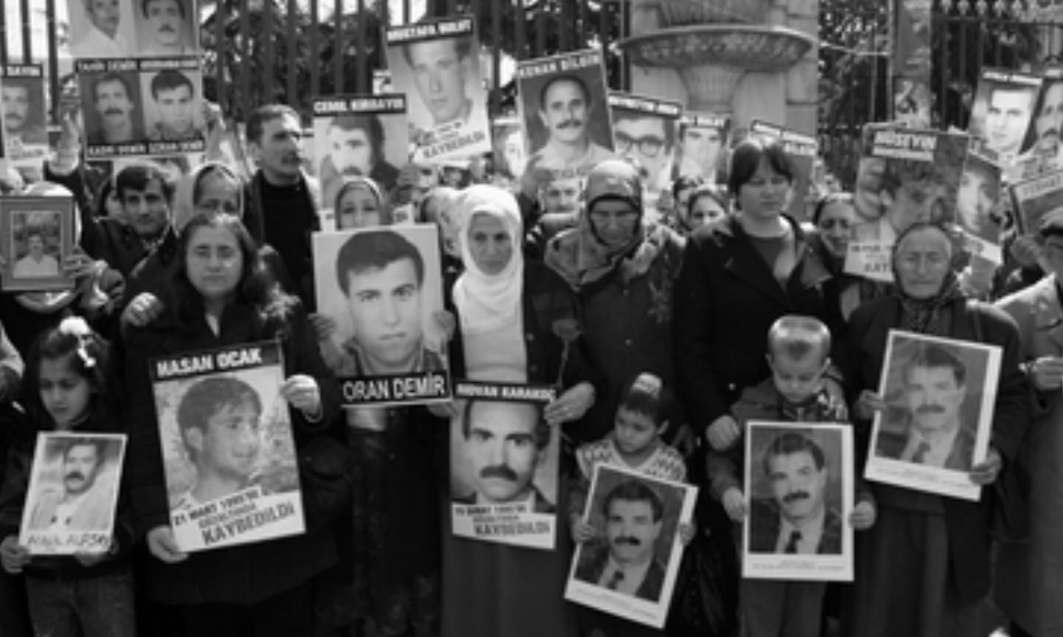 Her Santimine Hakikatin Hafızasını Nakşettiğimiz Galatasaray Bizimdir!

#CumartesiAnneleri959Hafta 

ihd.org.tr/her-santimine-…