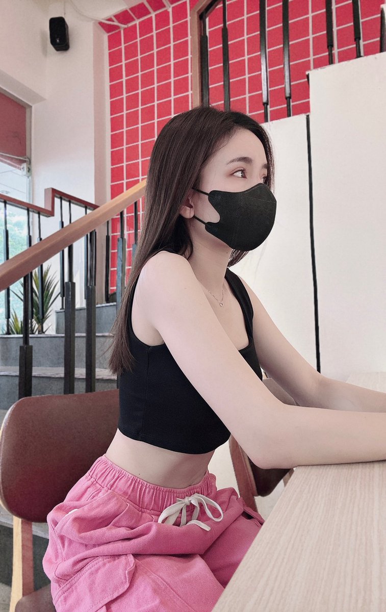 Lona Nguyễn tweet media