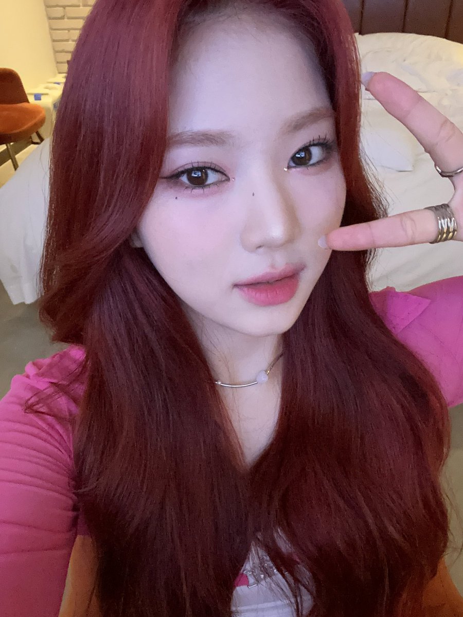 STAYC_talk's tweet photo. 🐱💬
PINK 💕

#STAYC #스테이씨 #ISA #아이사 https://t.co/SU4EGilQXK