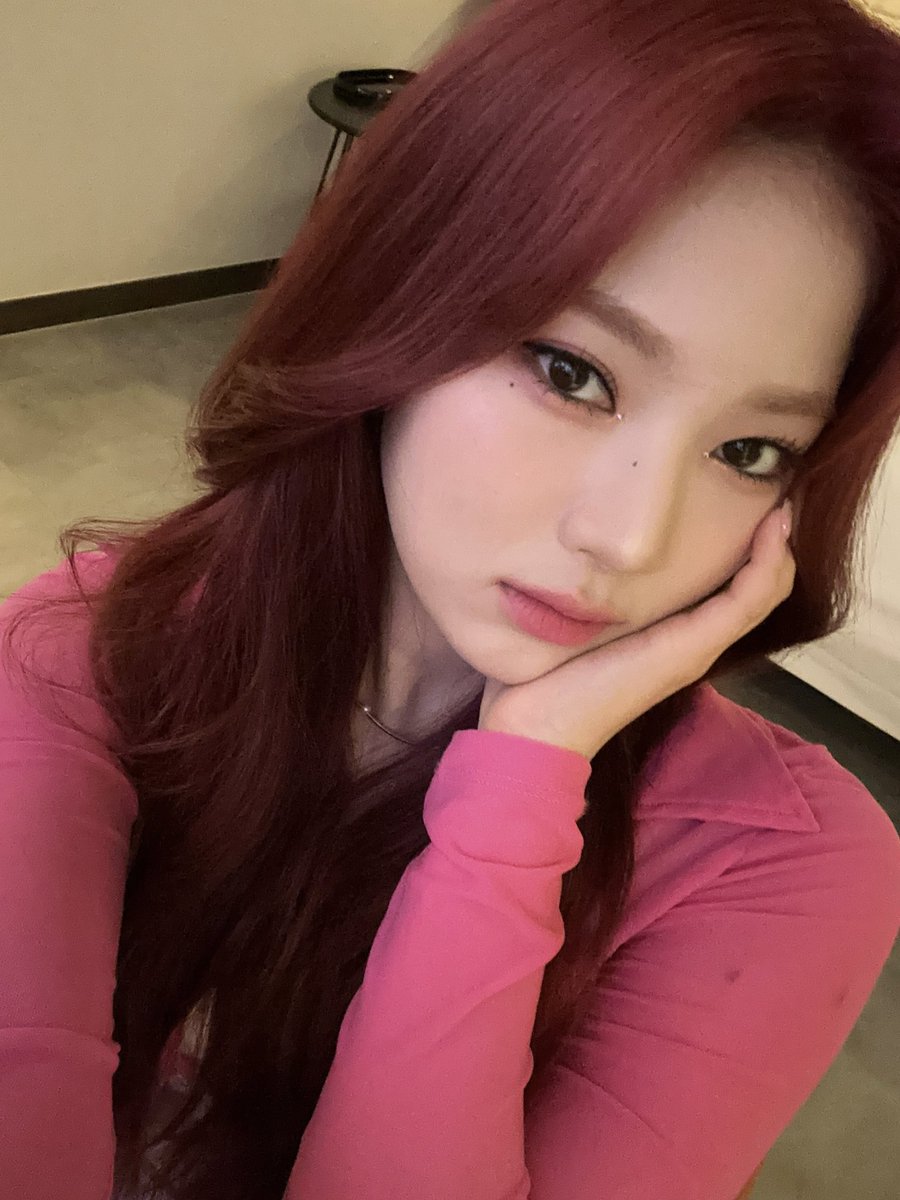STAYC_talk's tweet photo. 🐱💬
PINK 💕

#STAYC #스테이씨 #ISA #아이사 https://t.co/SU4EGilQXK