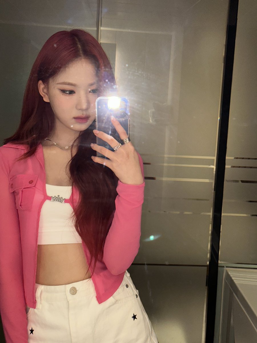 STAYC_talk's tweet photo. 🐱💬
PINK 💕

#STAYC #스테이씨 #ISA #아이사 https://t.co/SU4EGilQXK