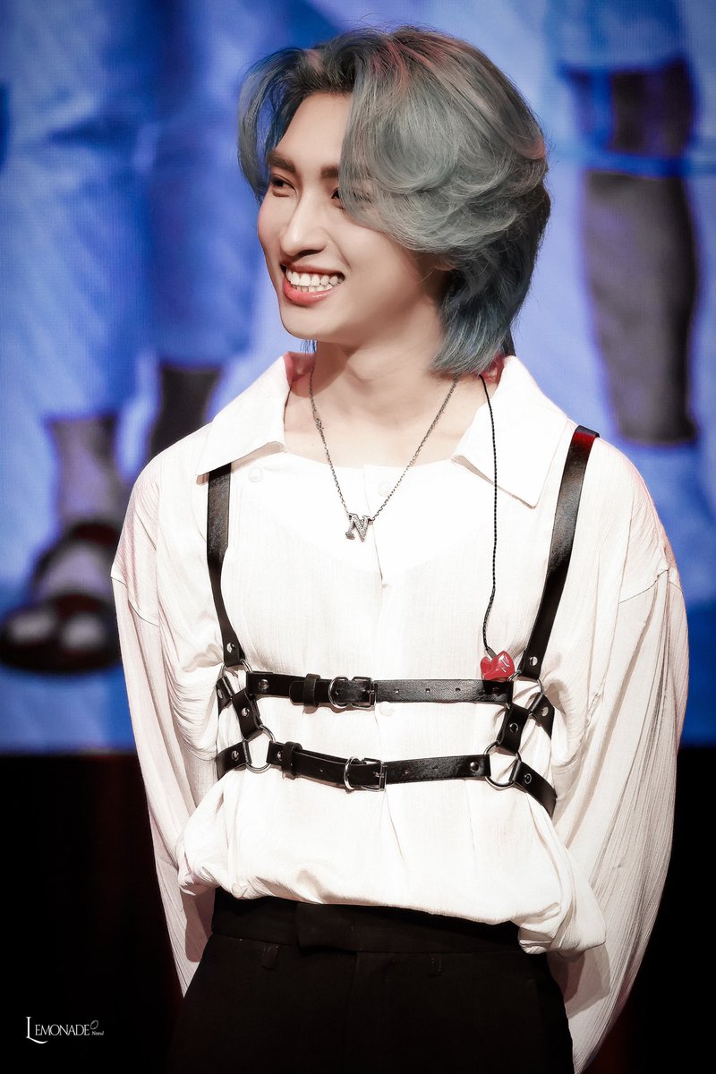 Lemonade_Noeul's tweet photo. 「230812」

@Noeul_lee6 

#Noeulnuttarat
#MagentaBoy
#LITAMagicDay1inSG https://t.co/U2AAORANBv
