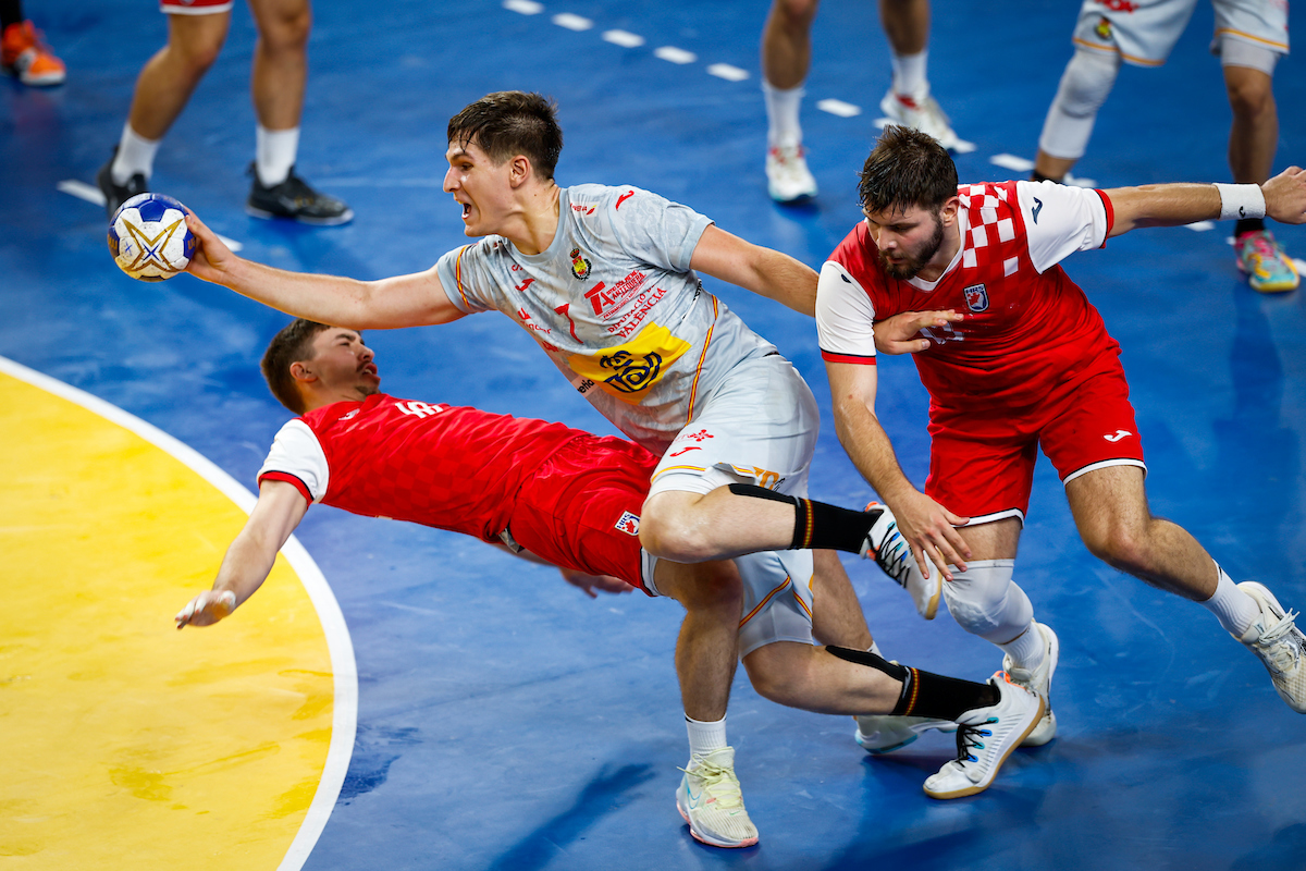 🤩 𝑨𝒚𝒆𝒓 𝒇𝒖𝒆 𝒖𝒏 𝒅𝒊́𝒂... 𝑰𝑹𝑹𝑬𝑷𝑬𝑻𝑰𝑩𝑳𝑬

🇪🇸 Nuestros #HispanosJuveniles se metieron en la final del Campeonato del Mundo #Croatia2023 

📸 ¡Y ya tenemos las mejores imágenes del partidazo ante Croacia 🇭🇷!

©️ Kolektiff images / Croatia 2023

#FollowTheFuture