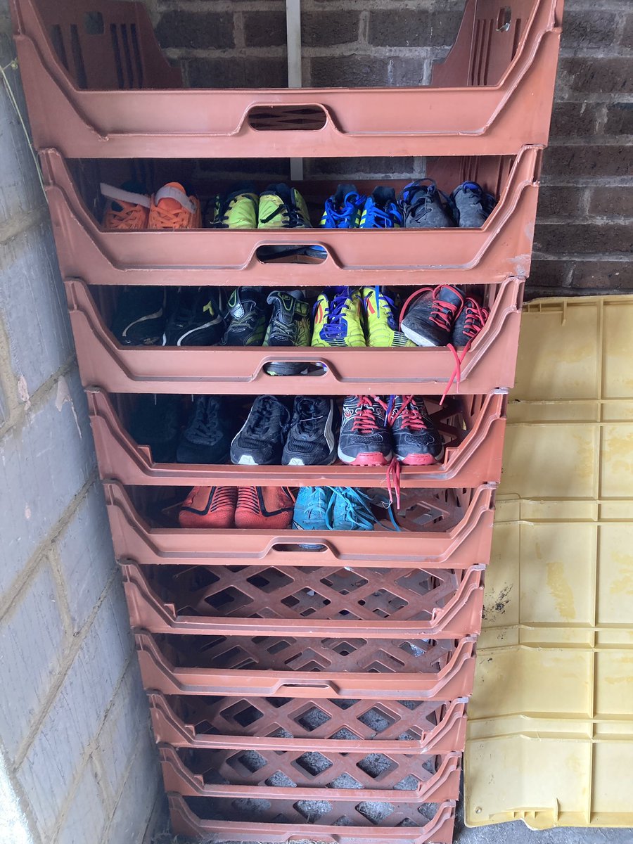 3 weeks ago all these crates were full of football boots. If you’ve got any old boots in good condition lying around under a bed or in a cupboard somewhere, we’d be very happy to have them. Especially sizes 6 and up. (*Happy to collect too.) ⚽️👍