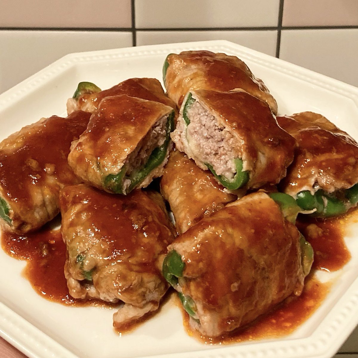 naoryourisuru's tweet photo. ピーマンのチーズ肉詰め巻きレシピ需要ある？ https://t.co/O2ghTXTuvD