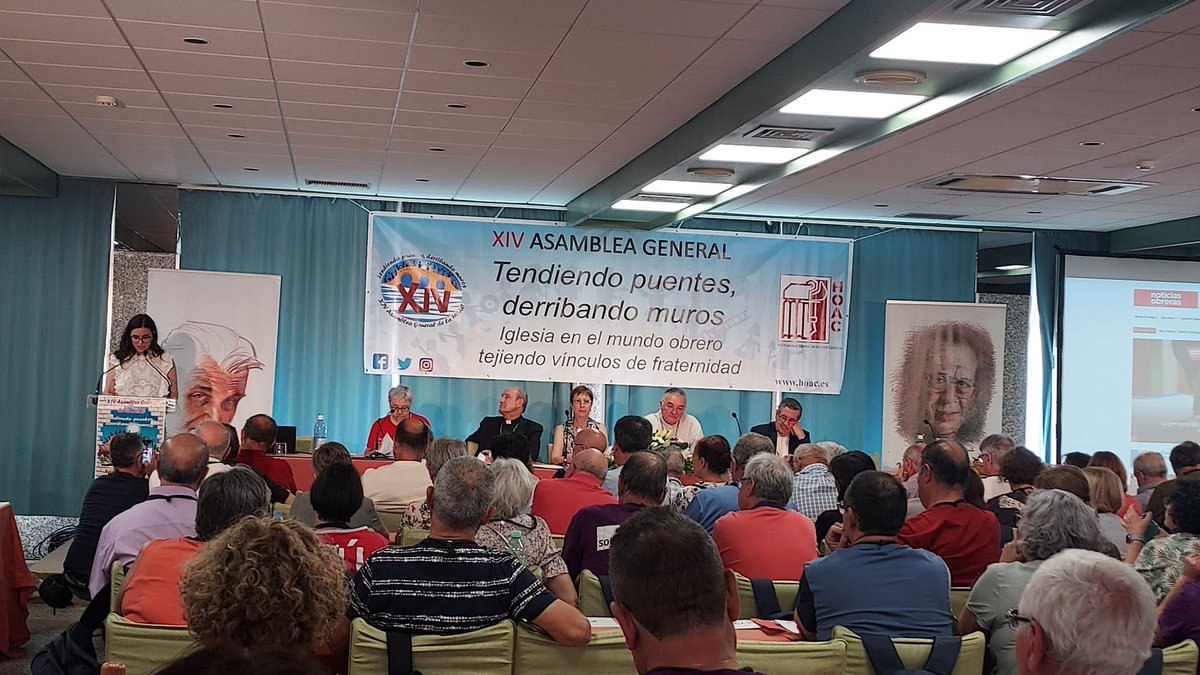 Antonio J Aranda (@ajaranda) on Twitter photo 🫂 Clara presidenta de la <a href="/JECSpain/">JEC España</a> se dirige a la XIV Asamblea General de la <a href="/HOAC_es/">HOAC ن #IglesiayMundoObrero</a>
#enla14 🫂 Clara presidenta de la <a href="/JECSpain/">JEC España</a> se dirige a la XIV Asamblea General de la <a href="/HOAC_es/">HOAC ن #IglesiayMundoObrero</a>
#enla14