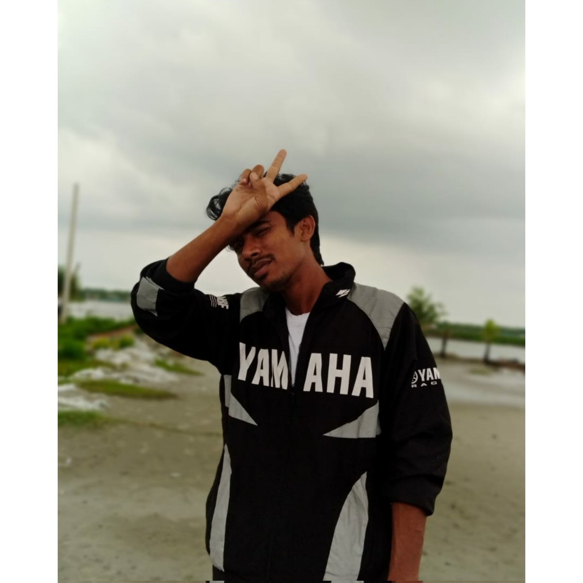 iamjsfaruk's tweet photo. I’m born to express, not to impress... https://t.co/k7napX81Dz