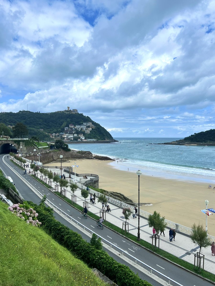 I wish we had cycle paths like this!  #sansebastian #basquecountry 🇪🇸