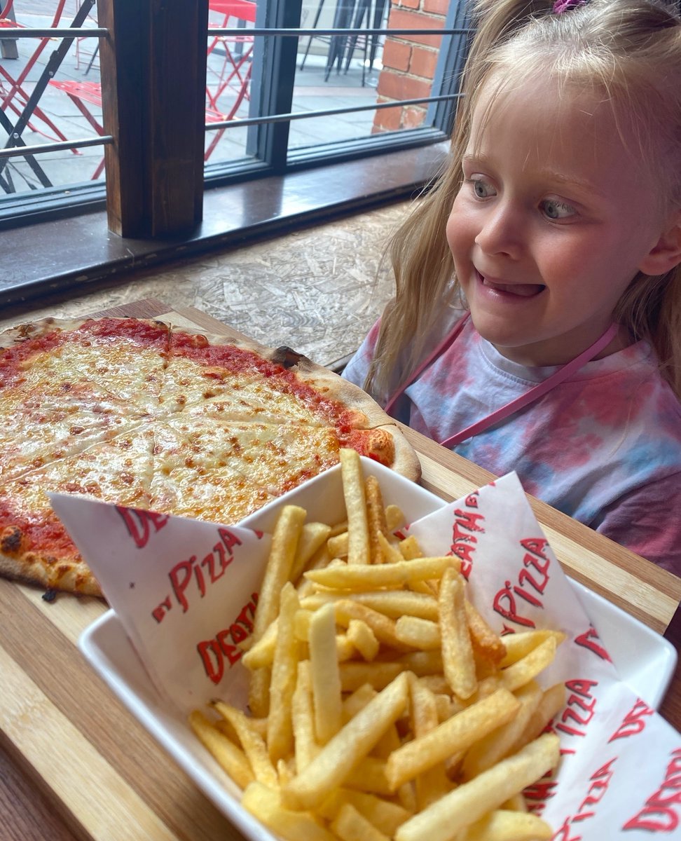🍕👧 When it comes to pizza, this little girl is on fire! 🔥❤️ She can't get enough of that cheesy goodness and those oh so good crispy fries – it's pure pizza mania! 🍕🎉 

#PizzaAddictPrincess #CrazyForPizza #LittlePizzaLover #PizzaObsession #PizzaMania #PizzaPassionInAction