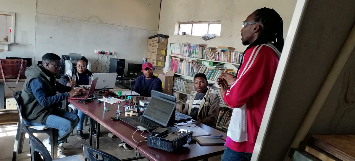 steamles's tweet photo. We are hosting an induction training for representatives for teachers at Calvary English Medium School in Teyateyaneng. We are zooming on @FIRSTweets Programs and showing teachers how they can integrate robotics in education.
#STEAMIFY
#RoboticsOutreach https://t.co/skLdDRFYV6