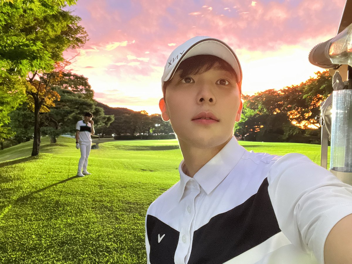 AlphaBAT_JIN's tweet photo. 🏌🏻 https://t.co/mu850zIvfU