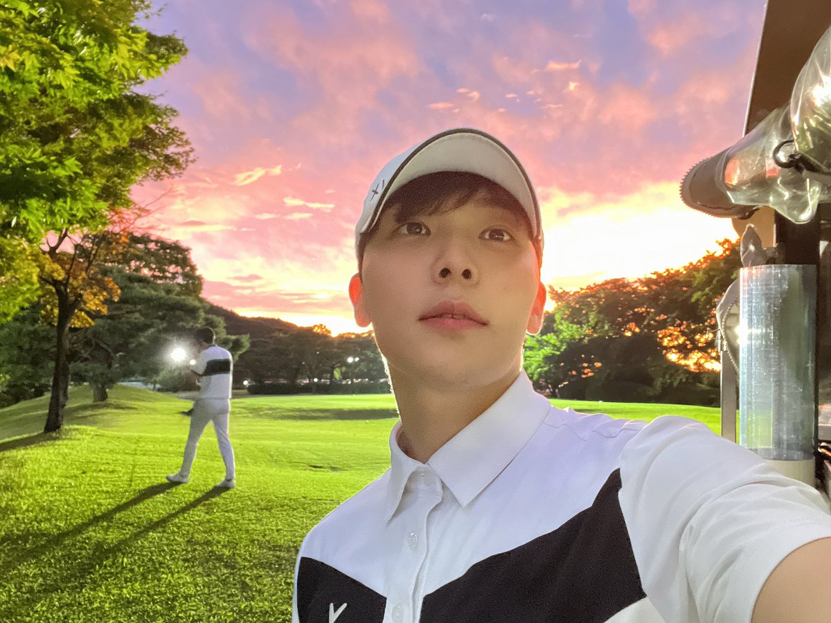 AlphaBAT_JIN's tweet photo. 🏌🏻 https://t.co/mu850zIvfU