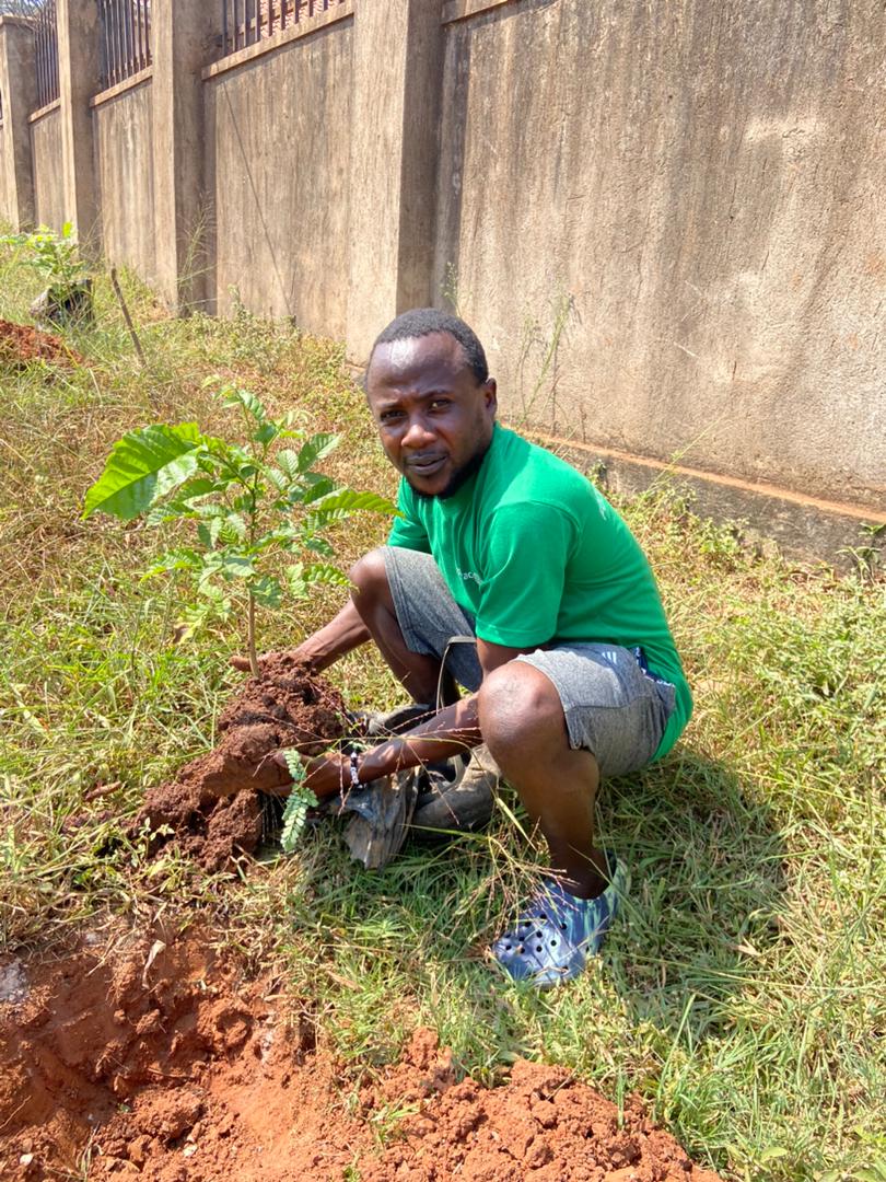 EarthRotaract's tweet photo. Rotaract club of Kampala wandegeya participating in the Tree planting launch.#RotaractTV
#RotaractD9214
#REINTUGAMO
#REILAUNCH23
#RotaractCommunityservice
#RotaractEvents
#RotaractYouth
#ServiceAboveSelf
#RotaryD9214
#Volunteerism
#Createhopeintheworld
#RotaryInternational https://t.co/MENmoOLmku