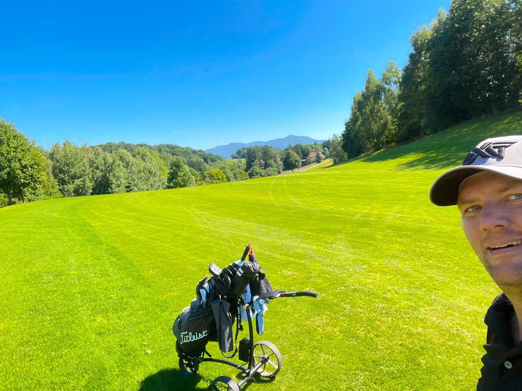 JMarWilhelm's tweet photo. Last tournament for me at the #oberpfalzwochen with a dream day in #furthimwald and top conditions of the #golfcourse #pxg #pxgtroop #pxgfamily
#golf #outdoor #enjoylife #stayfit #golfpack #bmwgolfsport #drivenbypassion
#titleist #jucat #garmin #hugobossgolf #kjus https://t.co/s5GSJnWhNe